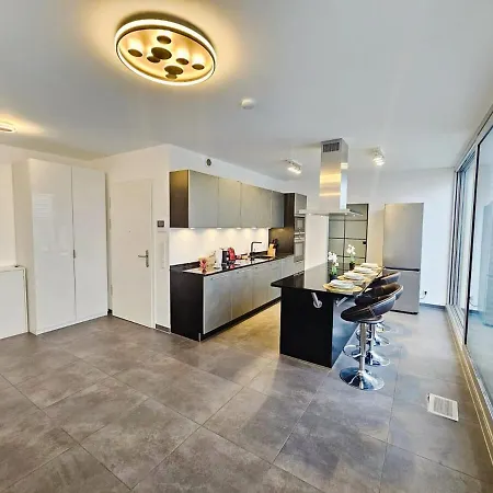 2 Bedrooms Penthouse In Center W Terrace&parking Appartement