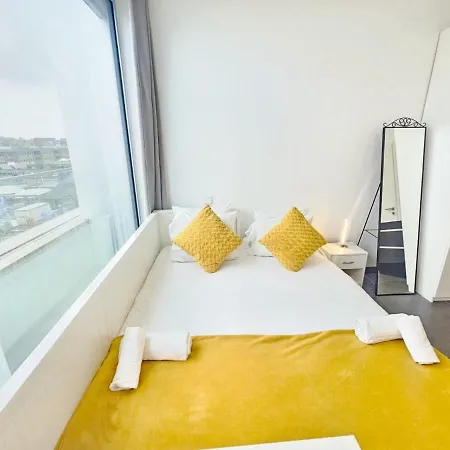 2 Bedrooms Penthouse In Center W Terrace&parking Appartement *